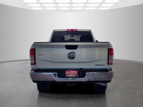 Bright White Clearcoat 2019 RAM 2500 Tradesman Crew Cab 4x4 6'4' Box
