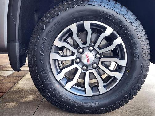 2023 GMC Sierra 1500 AT4