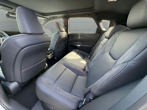 Eminent White Pearl 2026 Lexus RX 350 Luxury