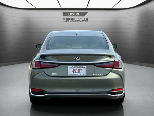 Sunlit Green 2025 Lexus ES 300h Ultra Luxury