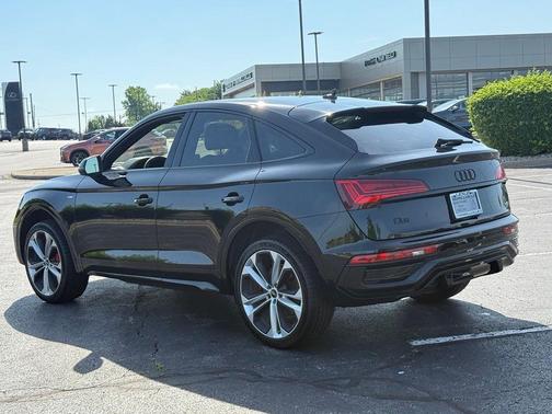 Mythos Black Metallic 2024 Audi Q5 45 S line quattro Premium