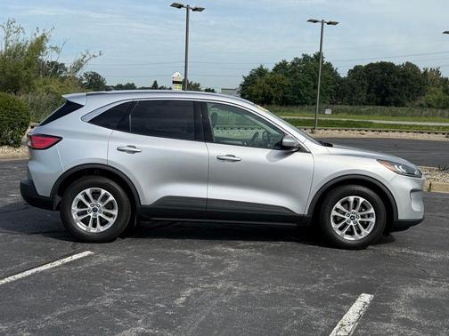 Ingot Silver 2020 Ford Escape SE