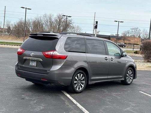 2018 Toyota Sienna Limited Premium
