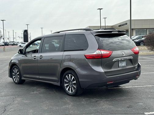 2018 Toyota Sienna Limited Premium