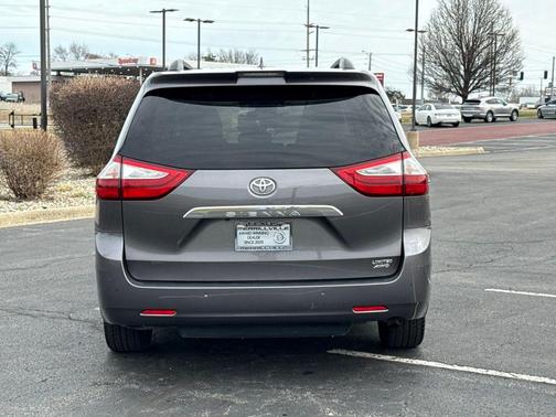 2018 Toyota Sienna Limited Premium