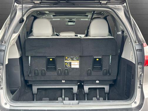 2018 Toyota Sienna Limited Premium