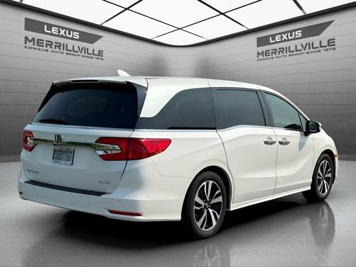 White Diamond Pearl 2019 Honda Odyssey Elite