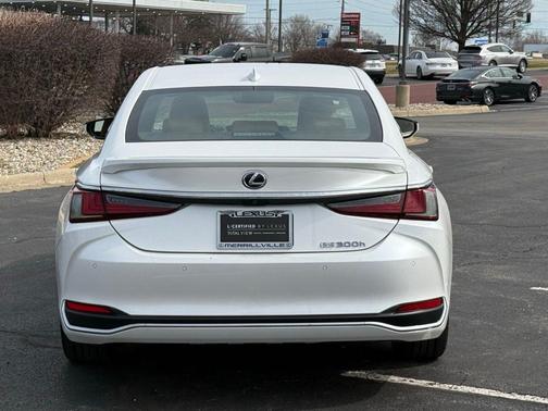 2020 Lexus ES 300h Base