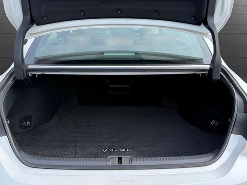 2020 Lexus ES 300h Base