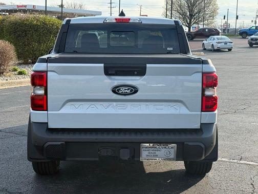Space White Metallic 2026 Ford Maverick Lariat