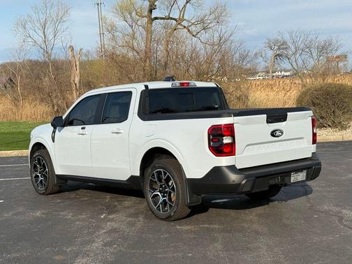 Space White Metallic 2026 Ford Maverick Lariat