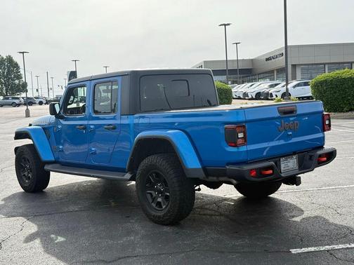 Hydro Blue Pearlcoat 2022 Jeep Gladiator Mojave