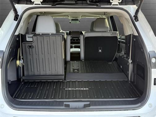 2025 Toyota Highlander XLE