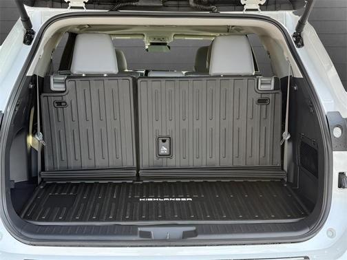 2025 Toyota Highlander XLE