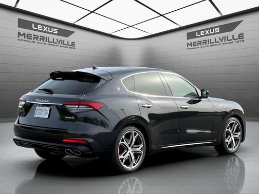 Nero Ribelle Metallic 2022 Maserati Levante GT