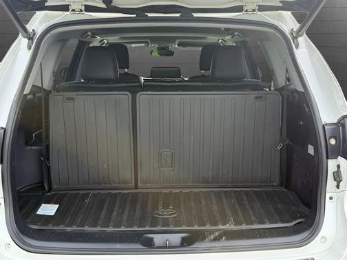 Blizzard Pearl 2019 Toyota Highlander XLE