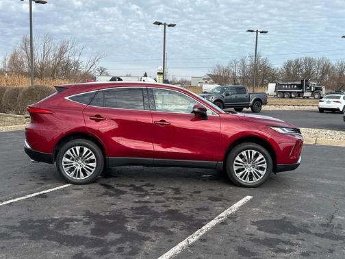 2024 Toyota Venza XLE