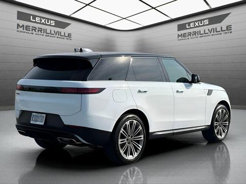 Fuji White 2024 Land Rover Range Rover Sport SE