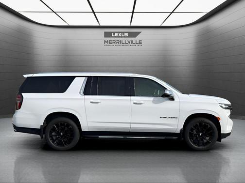 Summit White 2022 Chevrolet Suburban Premier