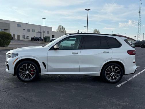 2022 BMW X5 M50i