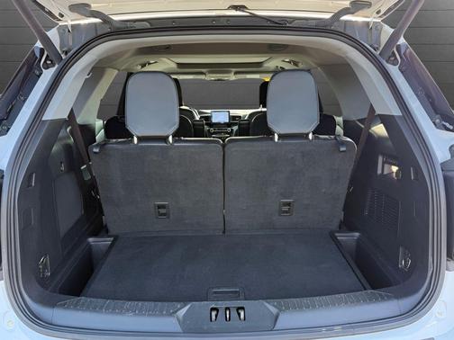 Oxford White 2022 Ford Explorer Limited