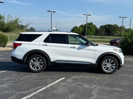 Oxford White 2022 Ford Explorer Limited