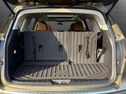 Autumn Green Metallic 2022 Subaru Ascent Touring 7-Passenger