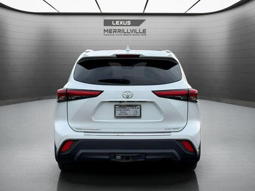 Pearl 2023 Toyota Highlander XLE