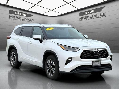 Pearl 2023 Toyota Highlander XLE