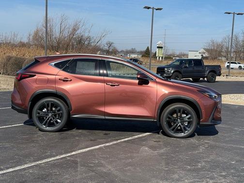 2026 Lexus NX 450h+ Luxury