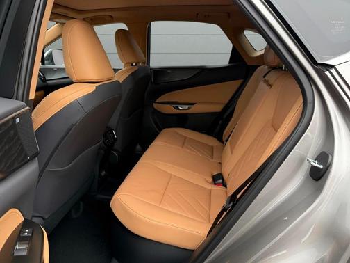 2026 Lexus NX 450h+ Luxury
