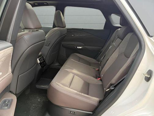 Eminent White Pearl 2026 Lexus RX 450h+ Luxury