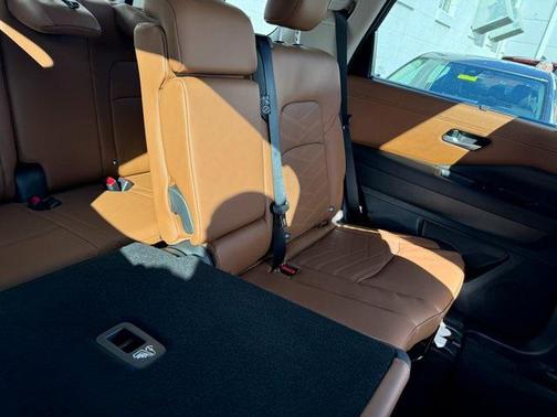 2025 Nissan Pathfinder Platinum 4WD