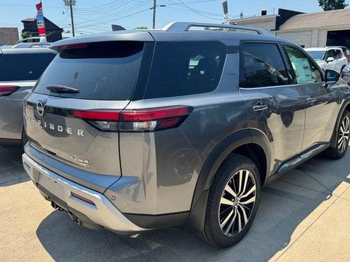 2025 Nissan Pathfinder Platinum 4WD