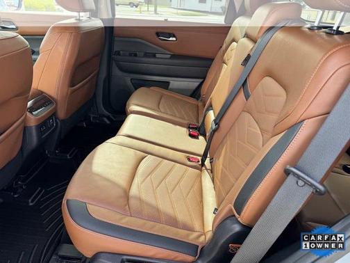 2023 Nissan Pathfinder Platinum 4WD