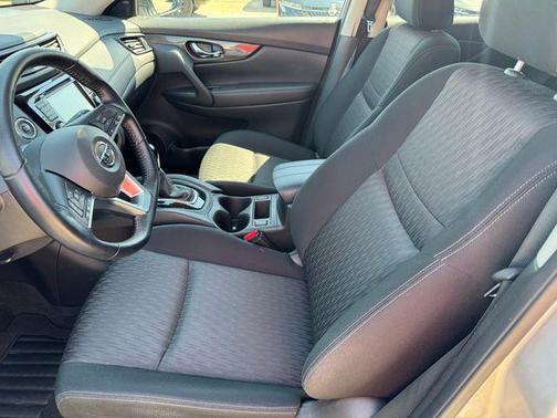 Brilliant Silver Metallic 2020 Nissan Rogue SV