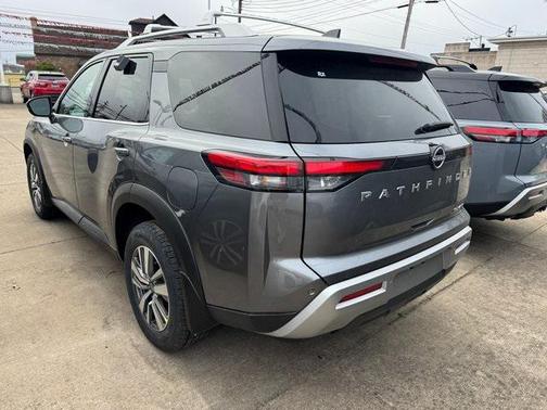 2025 Nissan Pathfinder SL 4WD