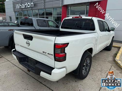 Glacier White 2022 Nissan Frontier SV