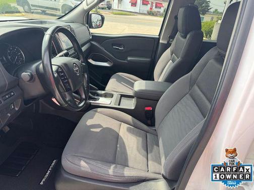 Glacier White 2022 Nissan Frontier SV