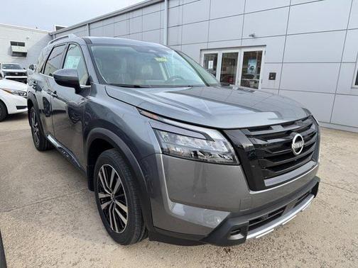 2025 Nissan Pathfinder Platinum 4WD