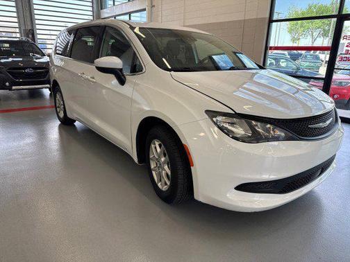2023 Chrysler Voyager LX