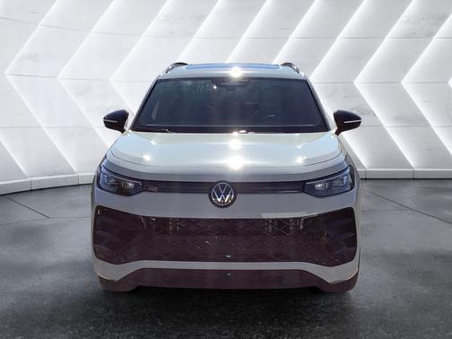 Ascot Grey 2025 Volkswagen Tiguan 2.0T SE R-Line Black