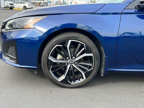 2023 Nissan Altima SR FWD