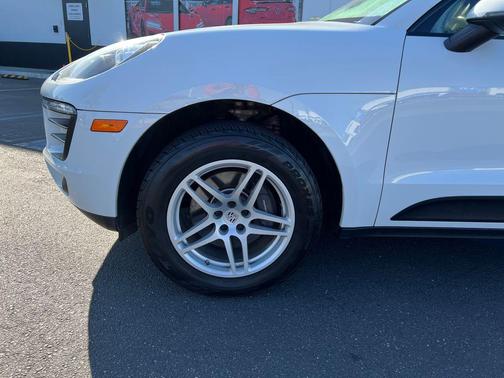 2018 Porsche Macan Base