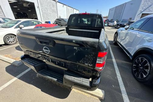 2024 Nissan Frontier SV