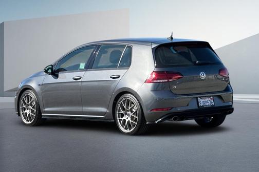 2018 Volkswagen Golf R 2.0T w/DCC & Navigation