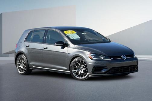 2018 Volkswagen Golf R 2.0T w/DCC & Navigation