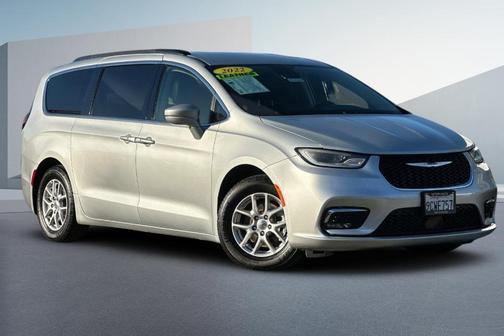 2022 Chrysler Pacifica Touring-L