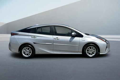 2016 Toyota Prius Three