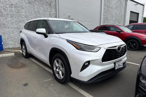 2023 Toyota Highlander LE